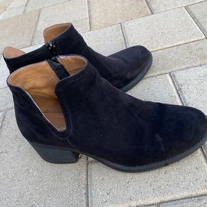 QUPID BLACK ANKLE BOOTS